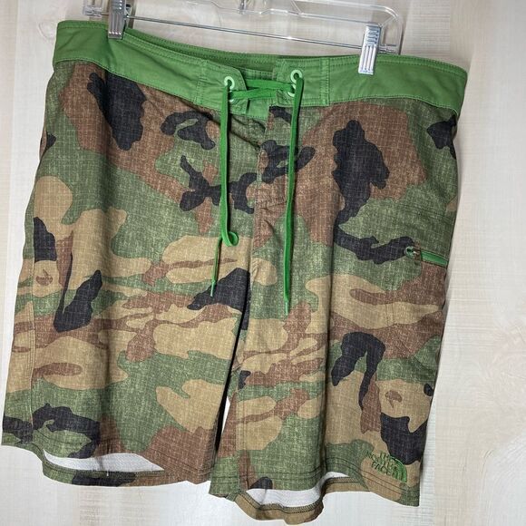 The North Face green camouflage swim trunks, size 36‎ - Picture 6 of 12